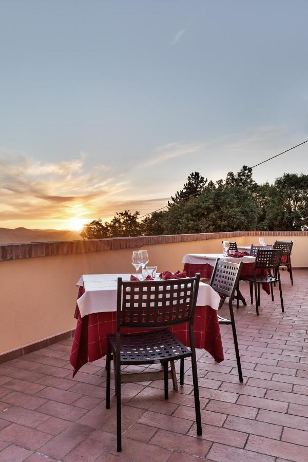 Osteria Belvedere San Leo Exterior photo